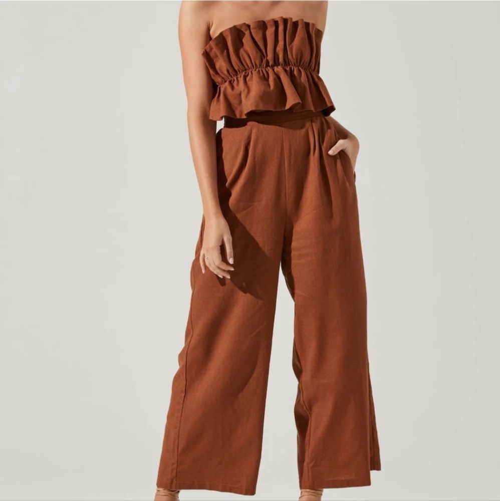ASTR the Label Ruffle Bust Tie Back Jumpsuit Size L Brown